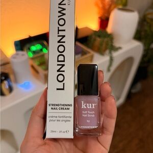 Londontown kur Soft Touch Nail Scrub & strengthening nail cream duo